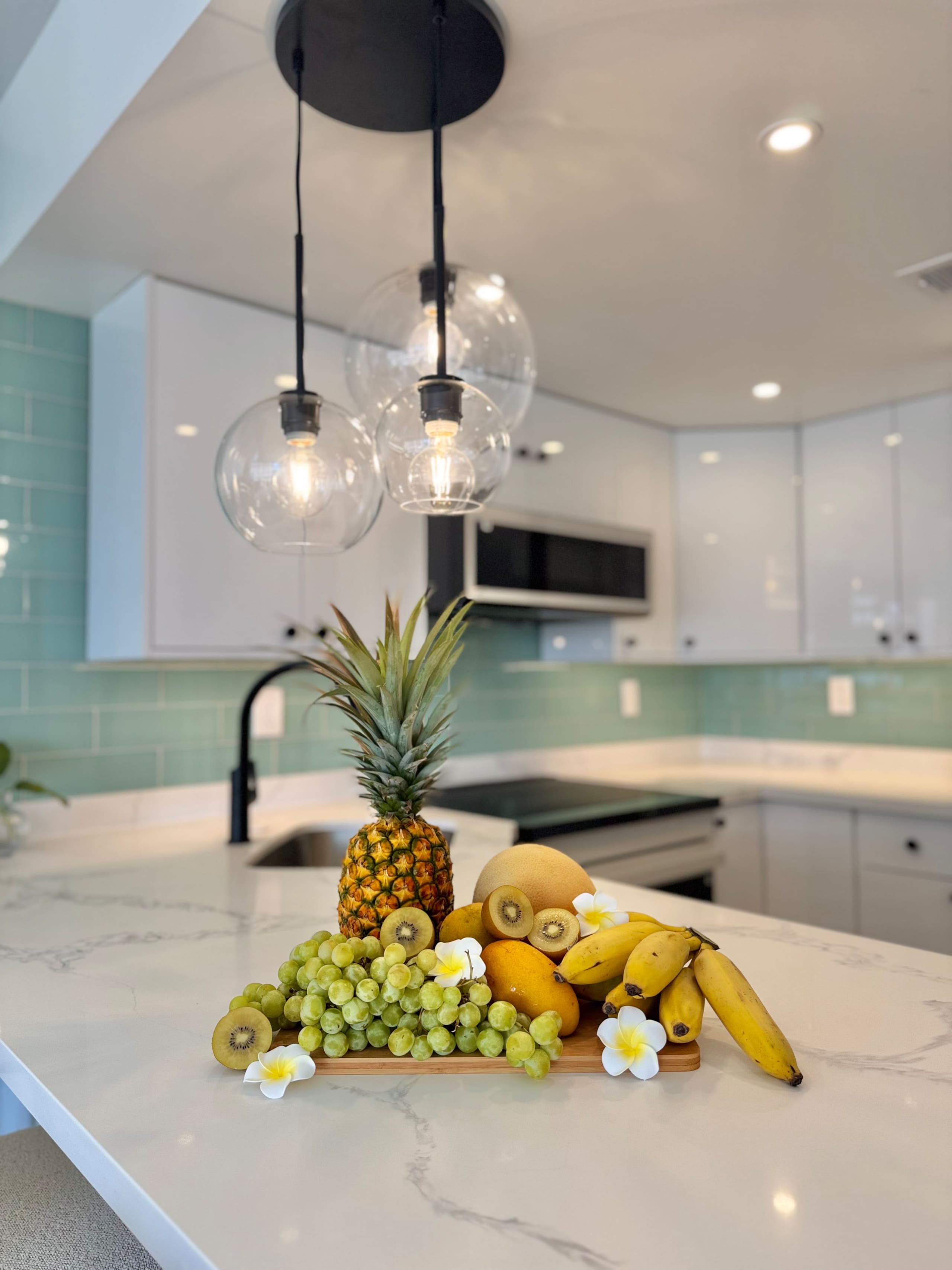 Condo in Honolulu · ★4.97 · 1 bedroom · 2 beds · 1 private bath - Image 27