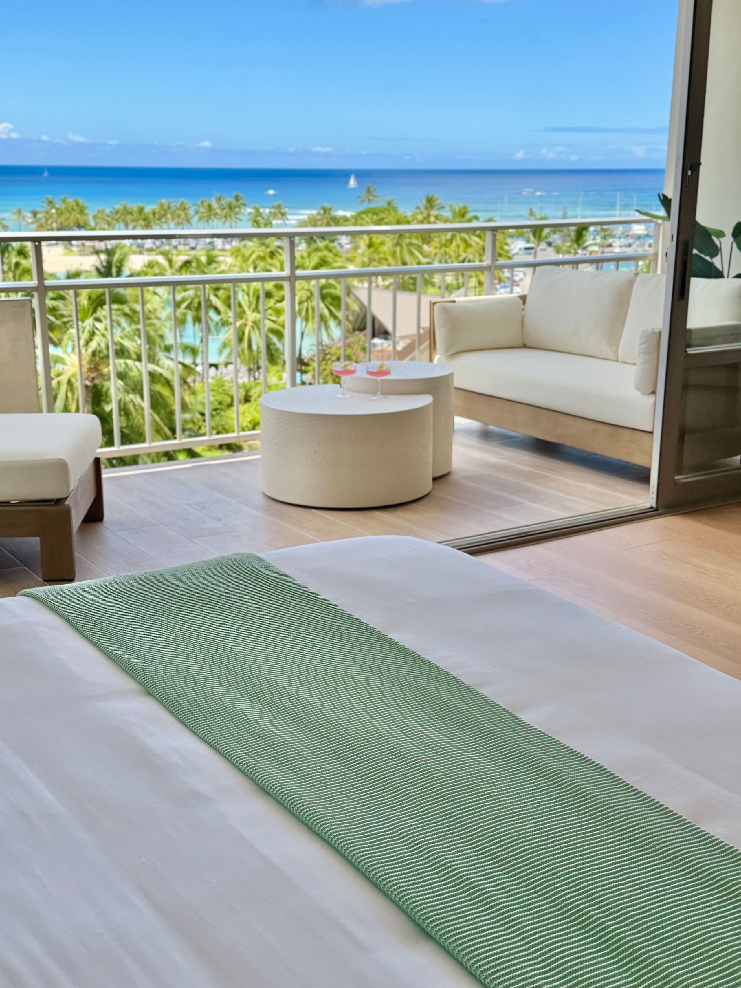 Condo in Honolulu · ★4.97 · 1 bedroom · 2 beds · 1 private bath - Image 7