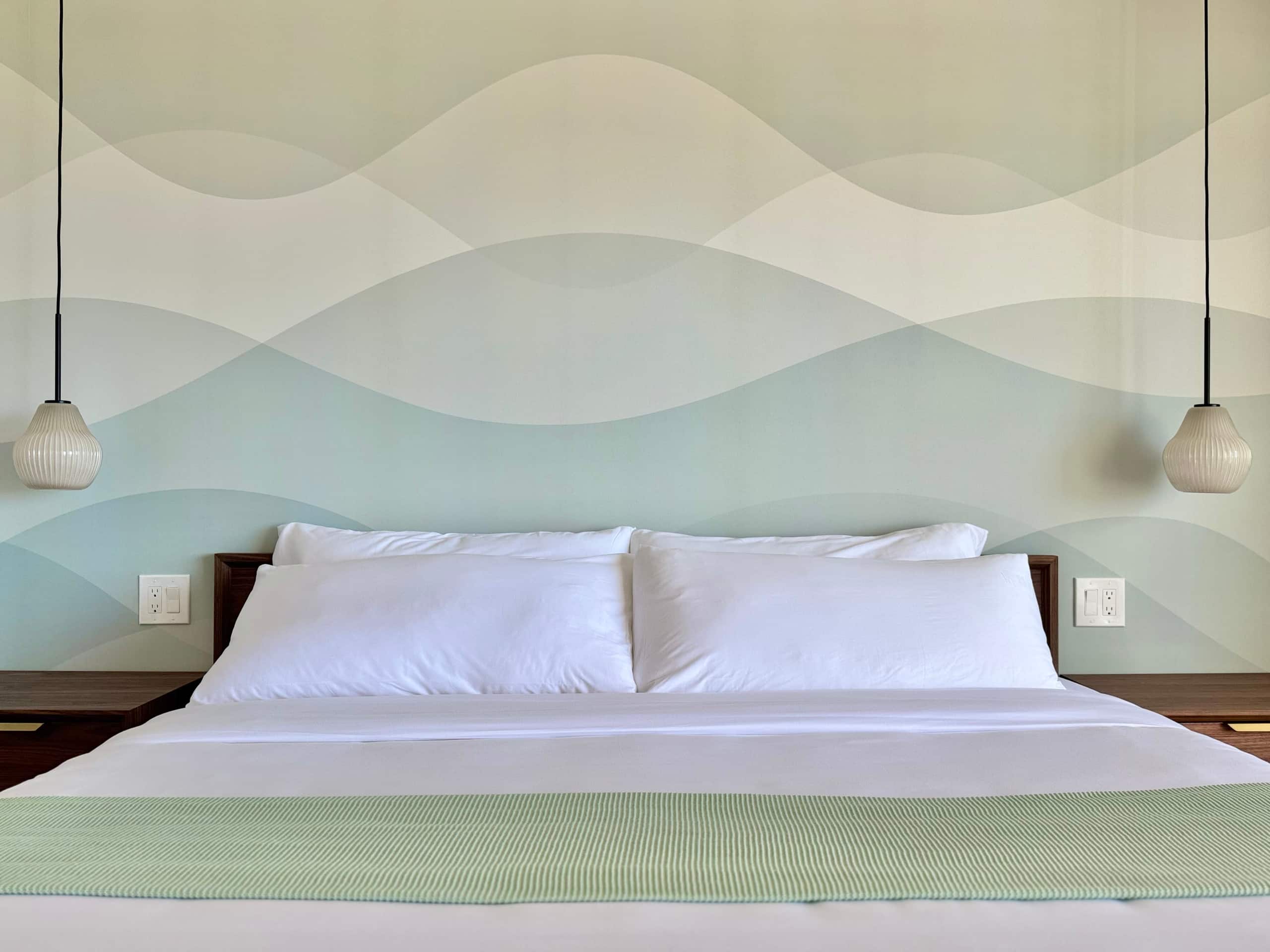 Condo in Honolulu · ★4.97 · 1 bedroom · 2 beds · 1 private bath - Image 17
