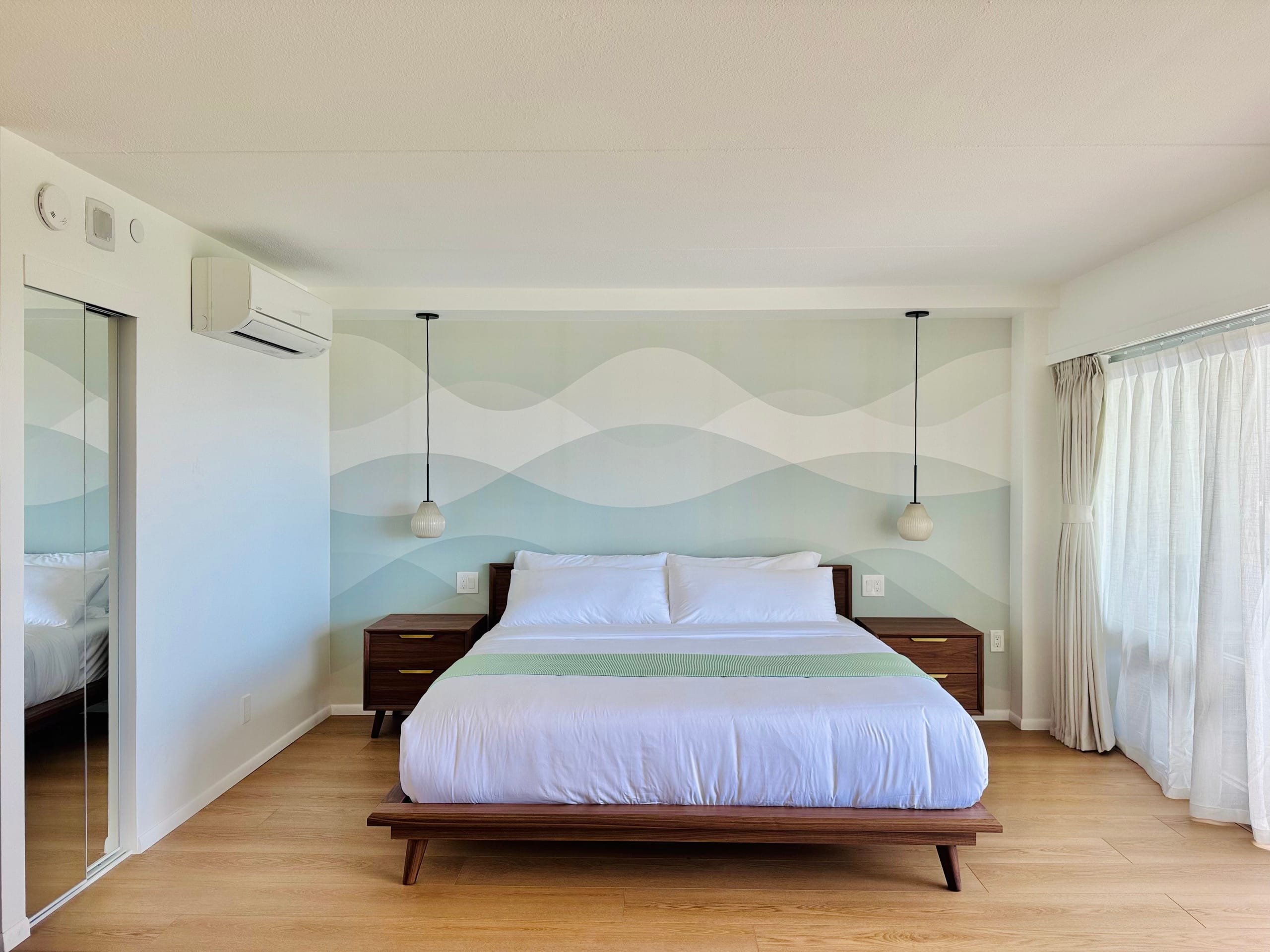 Condo in Honolulu · ★4.97 · 1 bedroom · 2 beds · 1 private bath - Image 16