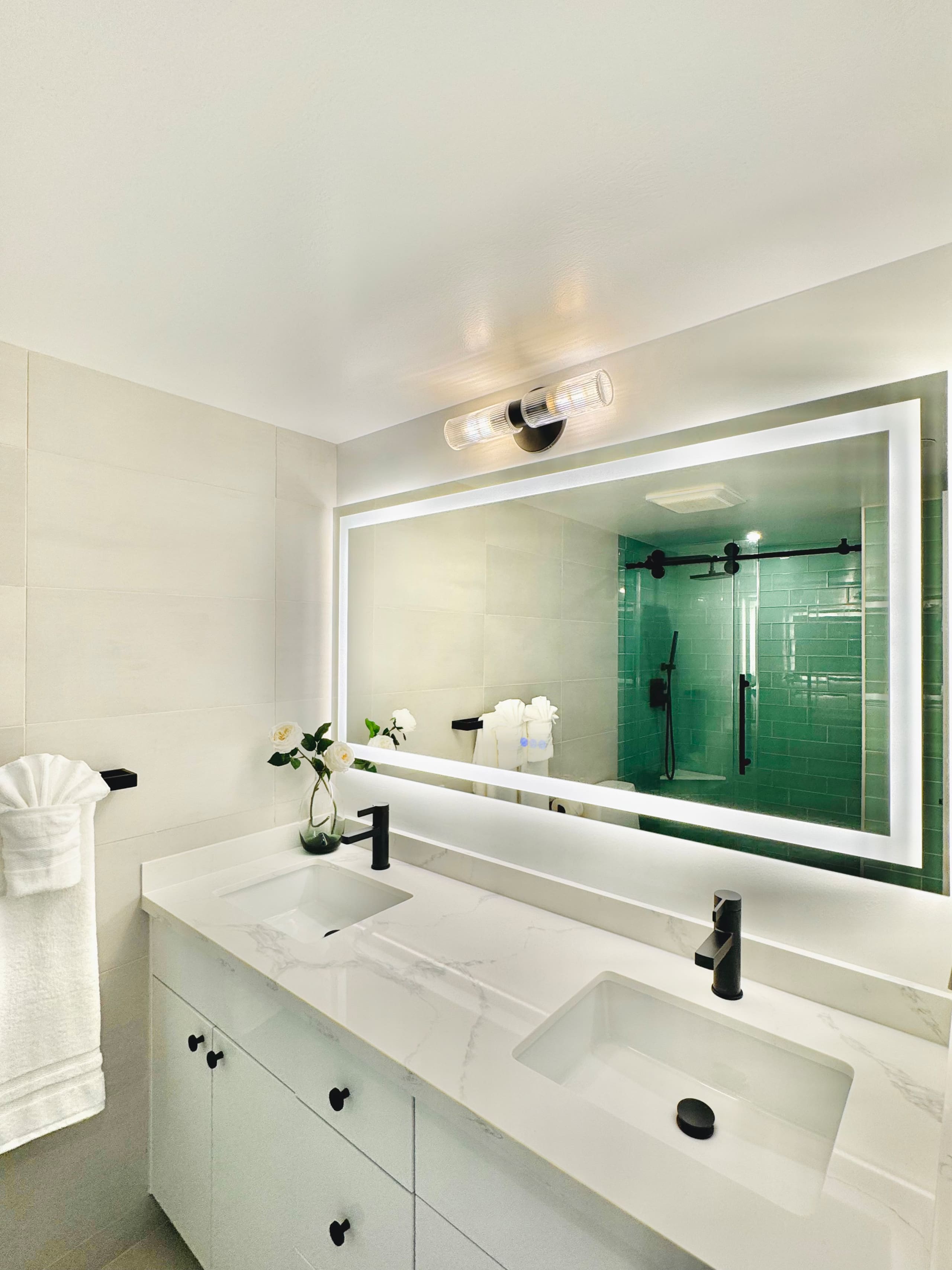Condo in Honolulu · ★4.97 · 1 bedroom · 2 beds · 1 private bath - Image 23