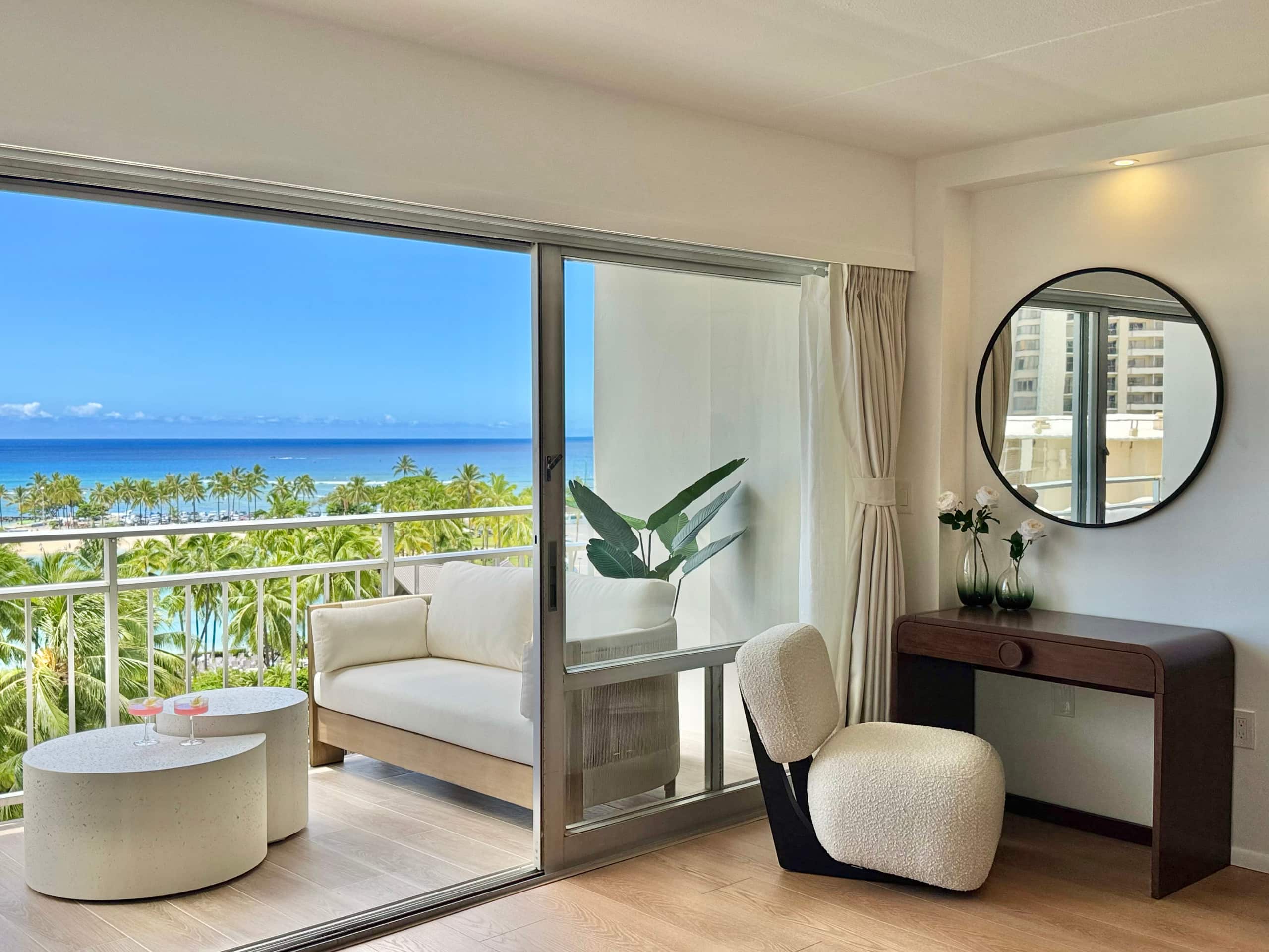 Condo in Honolulu · ★4.97 · 1 bedroom · 2 beds · 1 private bath - Image 4