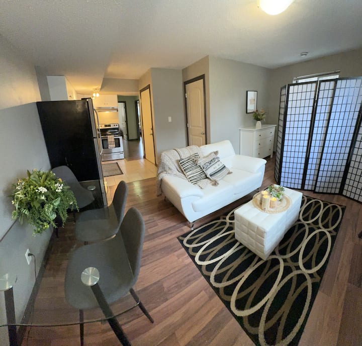 Convenient 2 Br Close To Nait - Edmonton