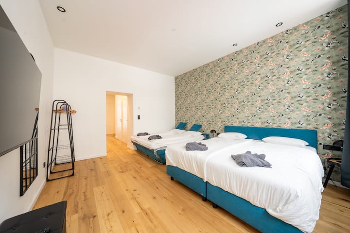 Perfecto para familias y grupos, este espacioso apartamento de Viena ofrece a todos espacio para relajarse, dormir bien y sentirse como en casa.
