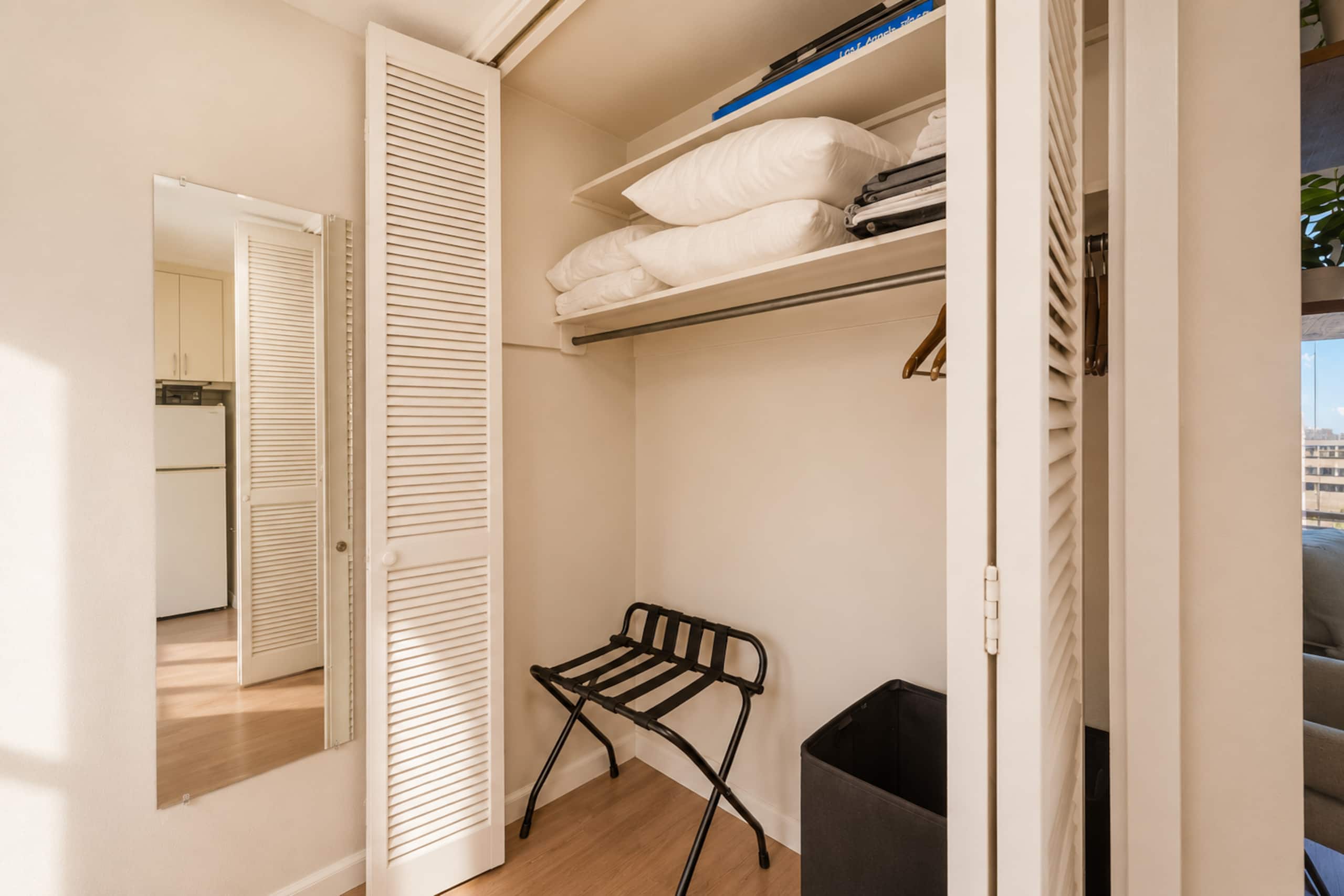Condo in Honolulu · ★5.0 · Studio · 1 bed · 1 bath - Image 9