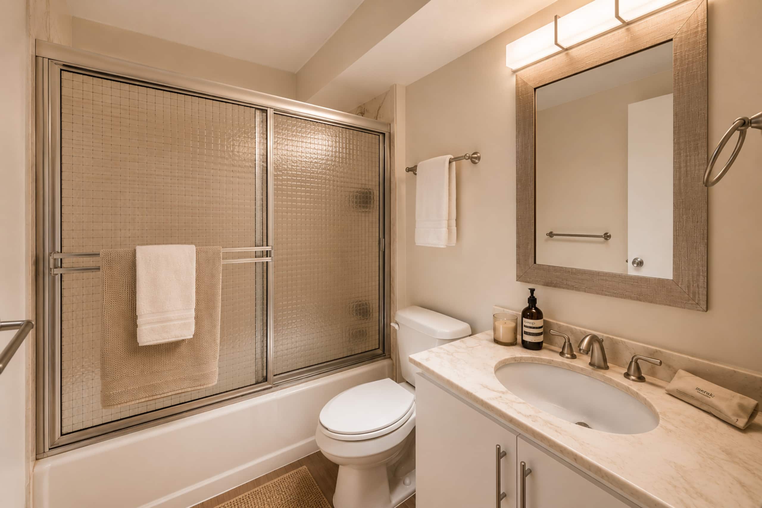 Condo in Honolulu · ★5.0 · Studio · 1 bed · 1 bath - Image 4