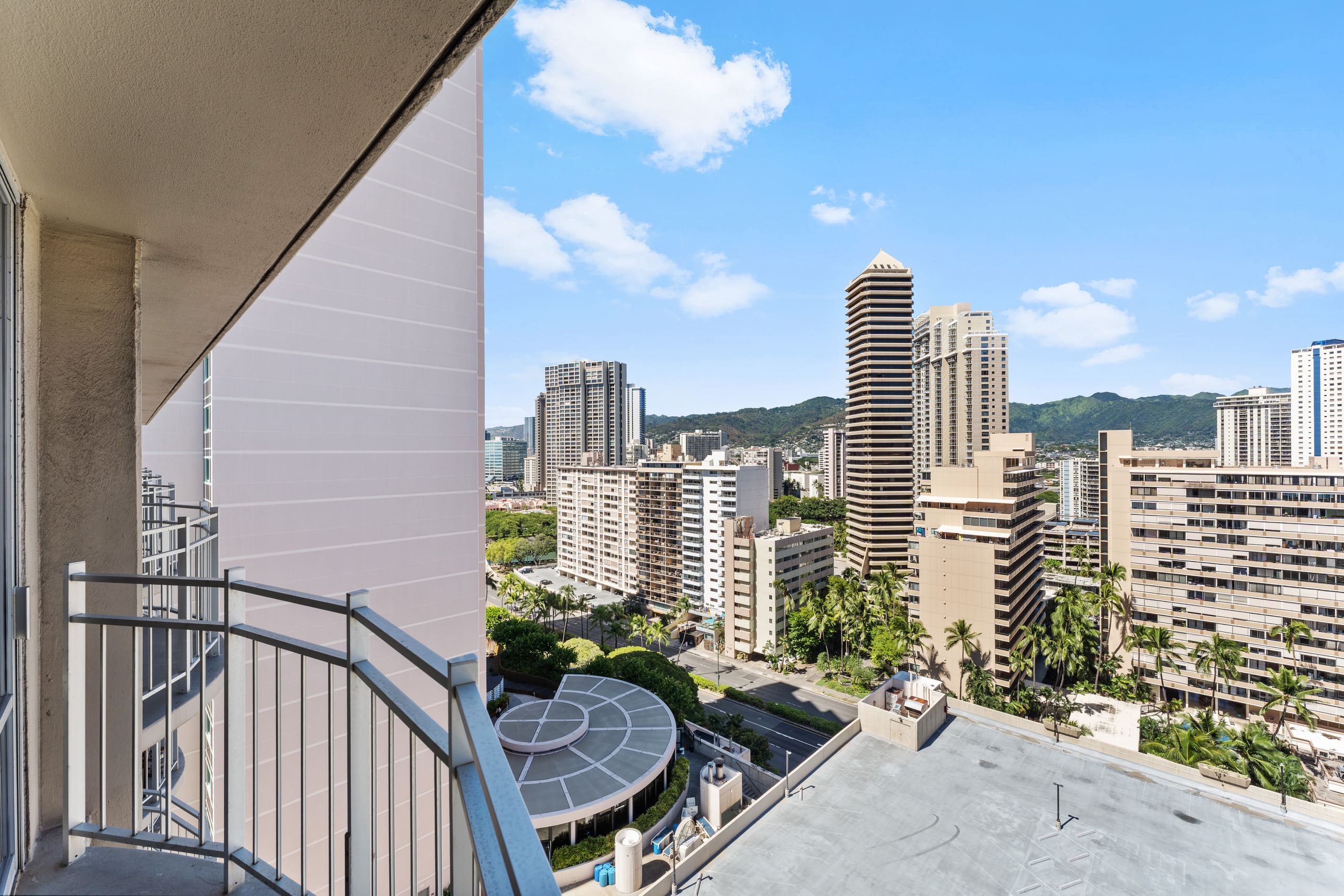 Condo in Honolulu · ★5.0 · Studio · 1 bed · 1 bath - Image 10