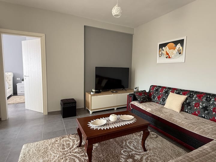 Lori's Seaside Modern Apartment - Durrës