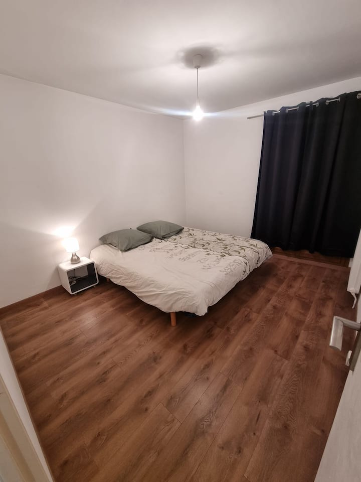 מיטת קינג סייז 180/200 ס"מ