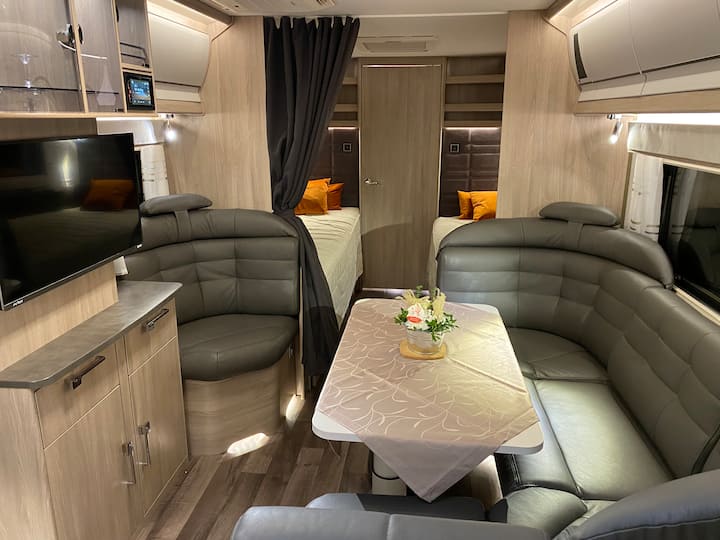 Bauernhof Ferien In Einem Luxus Wohnwagen Von Kabe - La Roche