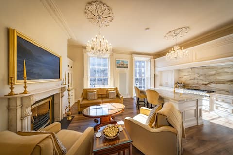 Successful Airbnb property: Elegant Georgian Townhouse in Georgian Quarter