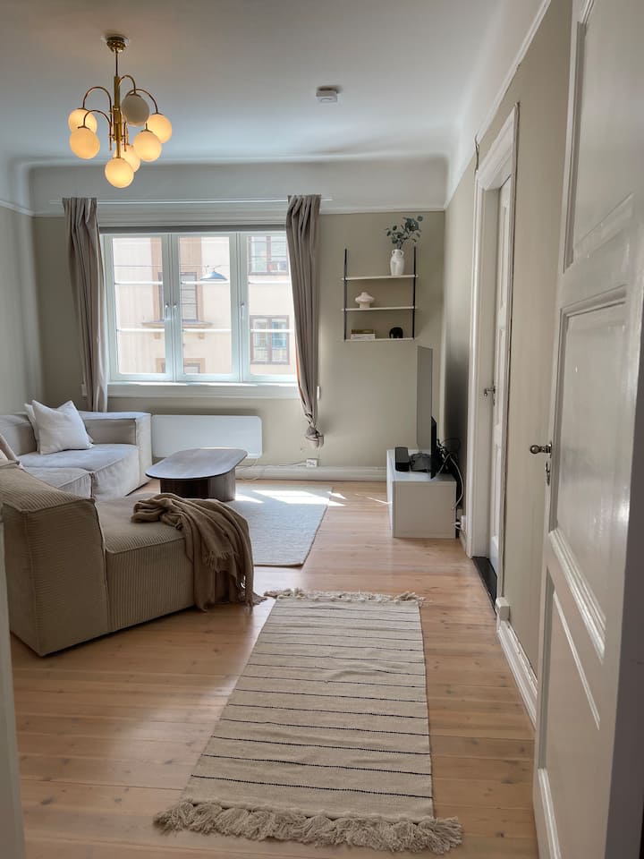 Sentral, Rolig Leilighet På Majorstuen Med Balkong - Oslo