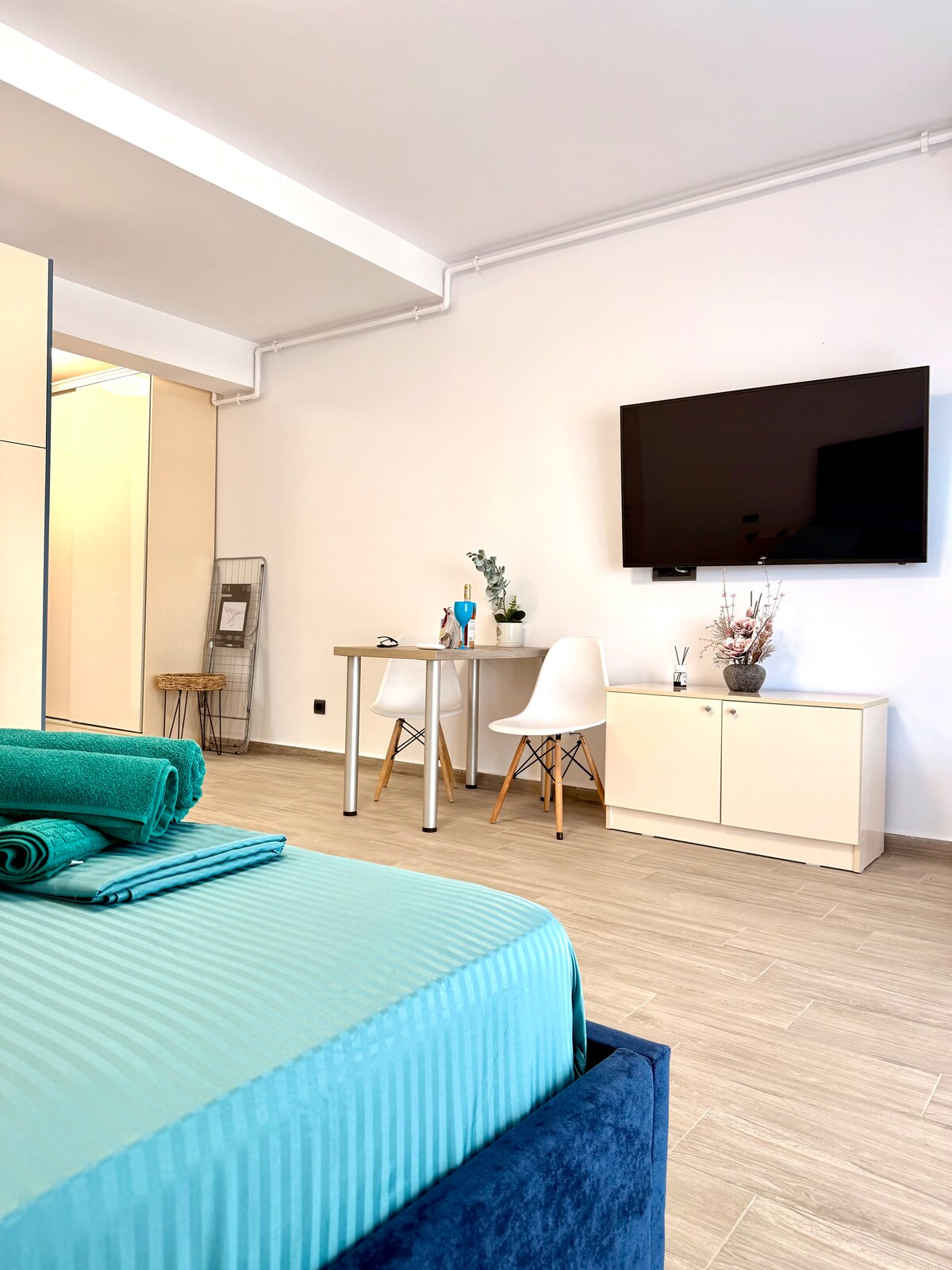 Aqua Vista Del Mar - Beach Access Studio — Studio — sea-view vacation rental at Constanța, Romania, Constanța, Romania — property photo 5 | Aqua Vista Rentals