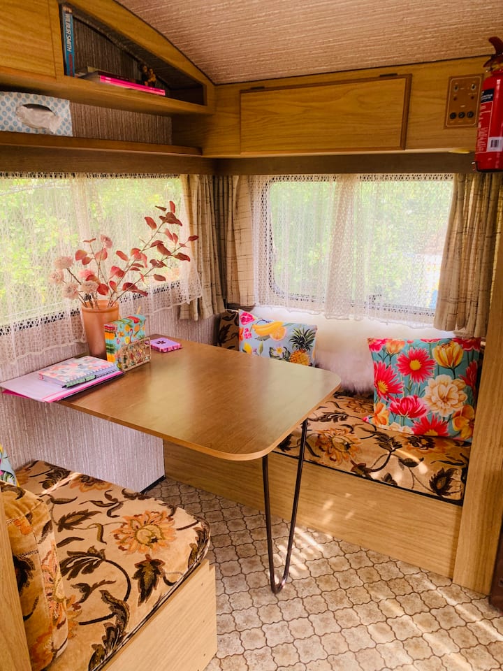 Retro-caravan Back To Basic - Sittard