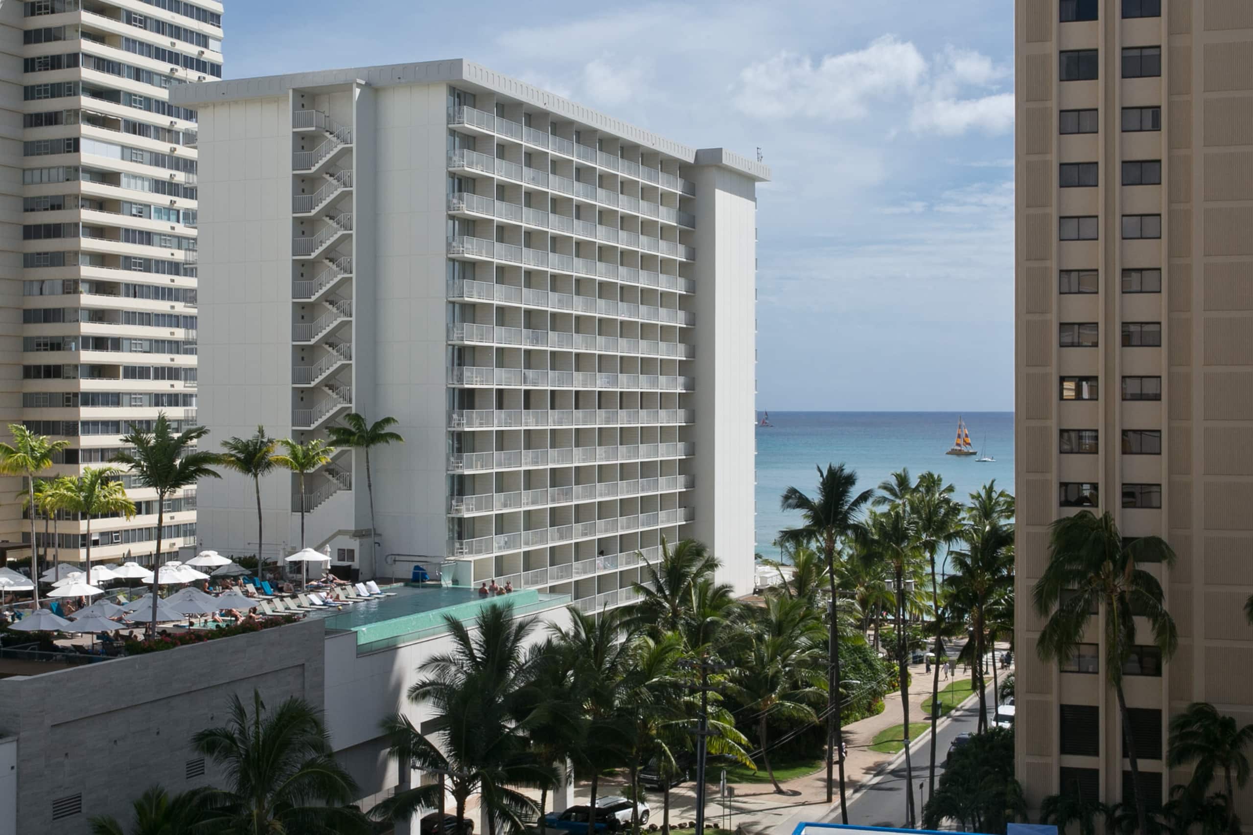 New Stylish Retreat With 5 Bed 2 Bath Ocean View! - Image 18