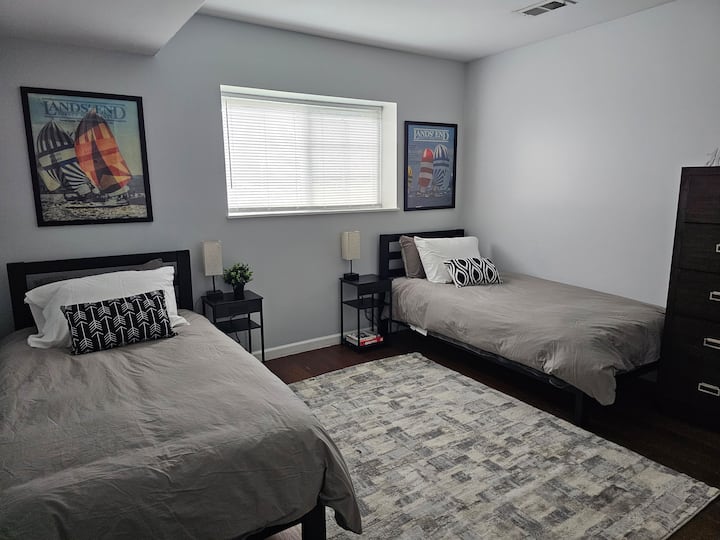 Spavaća soba 5 
2 odvojena kreveta (spavaća soba u prizemlju)