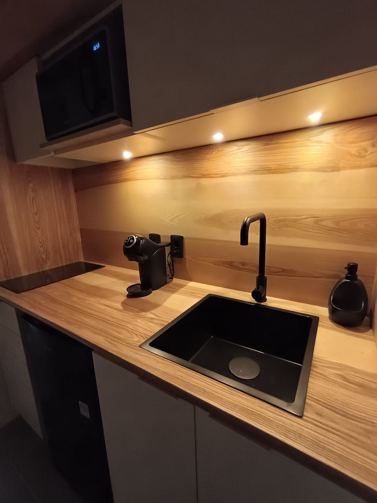 Popular Airbnb listing: Malvín | Modern and functional studio apartment in Malvin