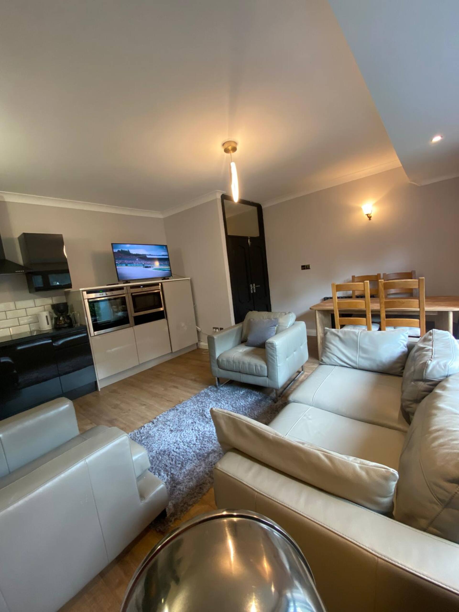 Two Double Bedroom Self contained Retreat