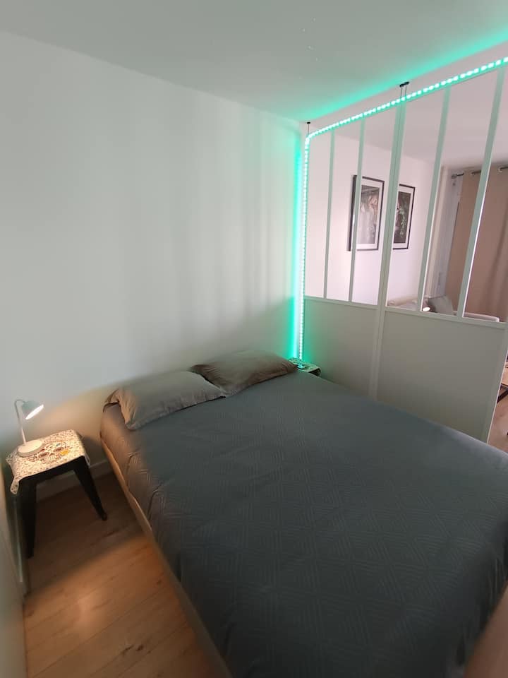 Ambienti i dhomës së gjumit