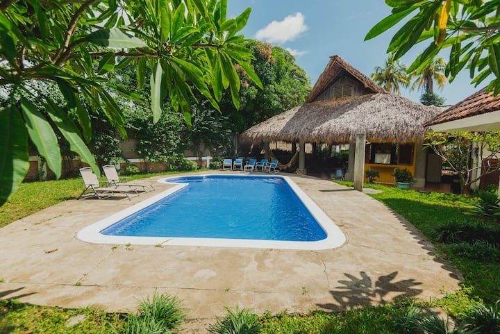 5 min from the beach! Spacious family house!