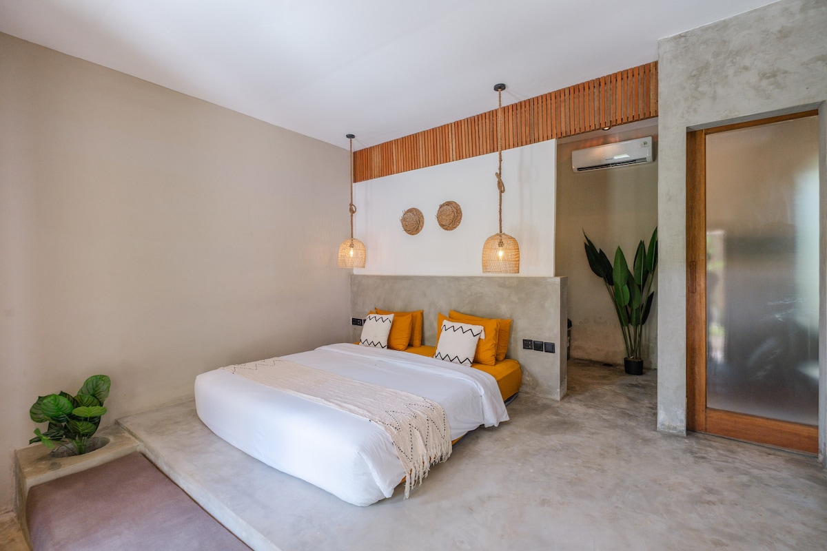 Home in South Kuta · ★4.5 · 1 bedroom · 1 bed · 1 bath รายการ Airbnb เปรียบเทียบ