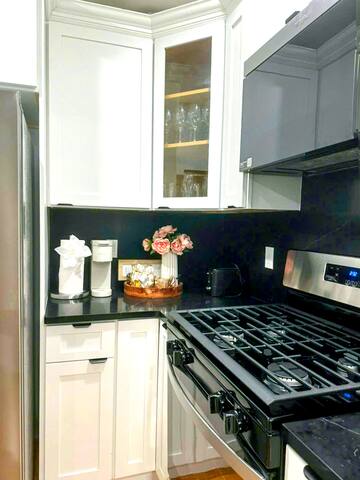 85a3 Modern 3BR | 2BA | Family Base in Boston gallery image 4