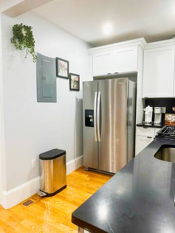 85a3 Modern 3BR | 2BA | Family Base in Boston gallery image 2