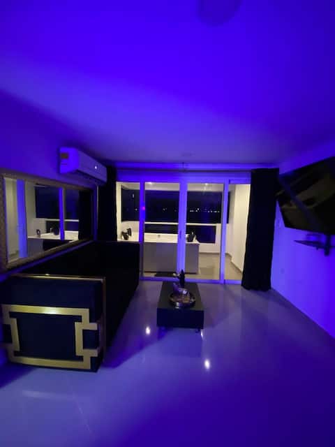 Top Airbnb: The Passion Suite! Private Jacuzzi in El Laguito