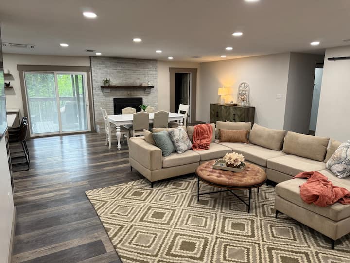 Peaceful Paradise Upper Fam 4br Hot Tub/pool/sauna - Indiana (State)