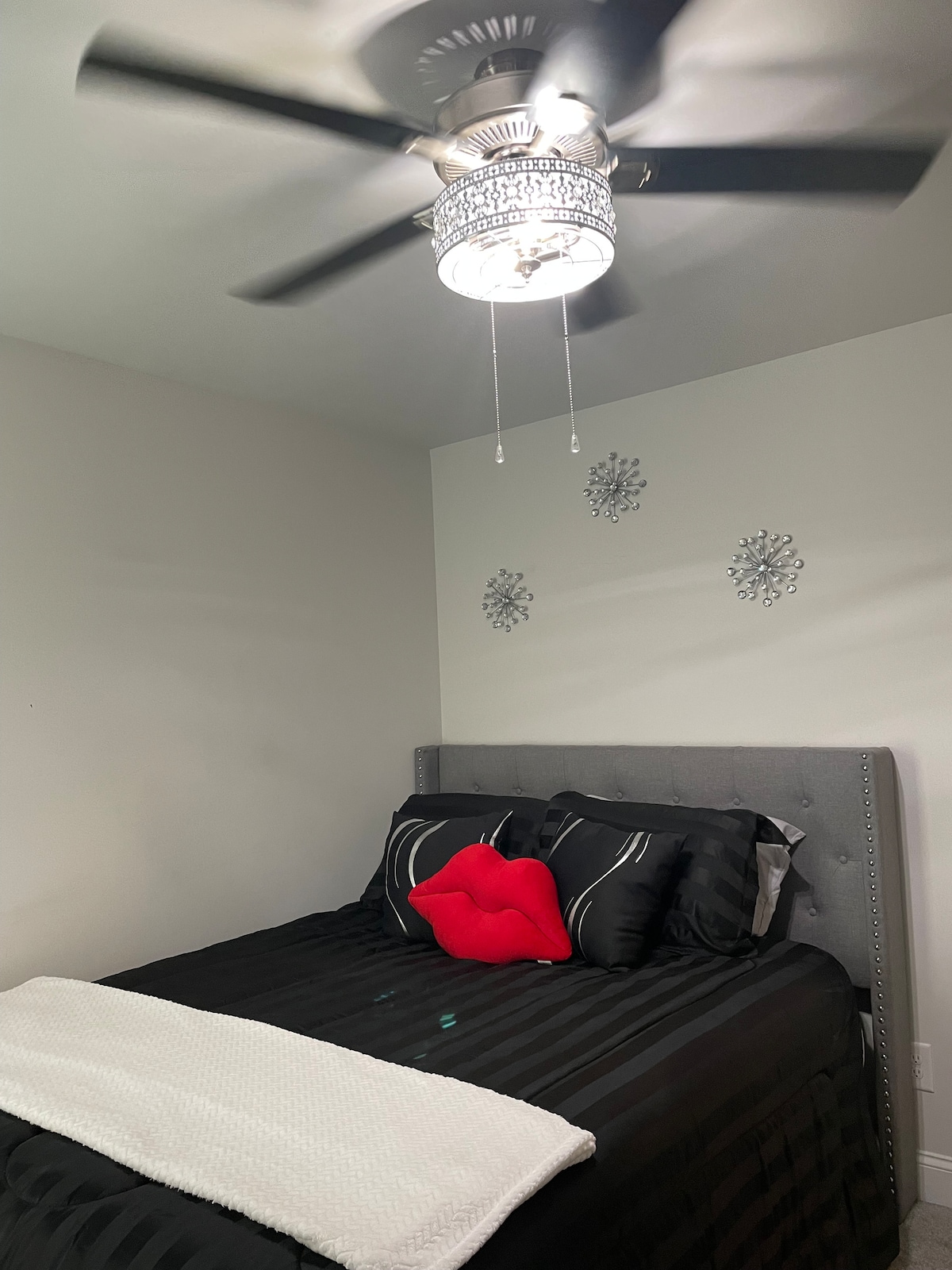 Quiet Queen Room Near NGMC & I-85