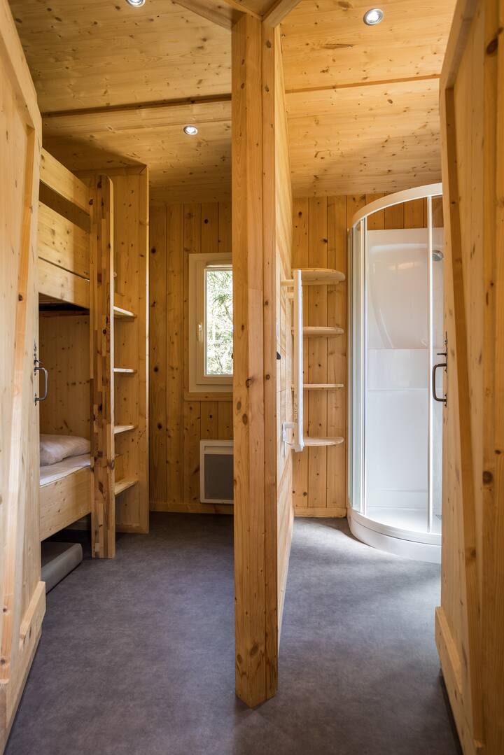 chambres 2 : 2 lits en bois superposés en 80x190