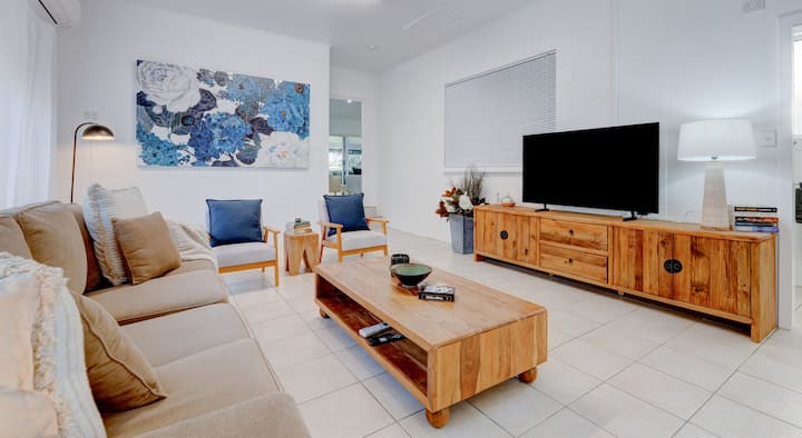 Sea Breeze Escape - Silkwood