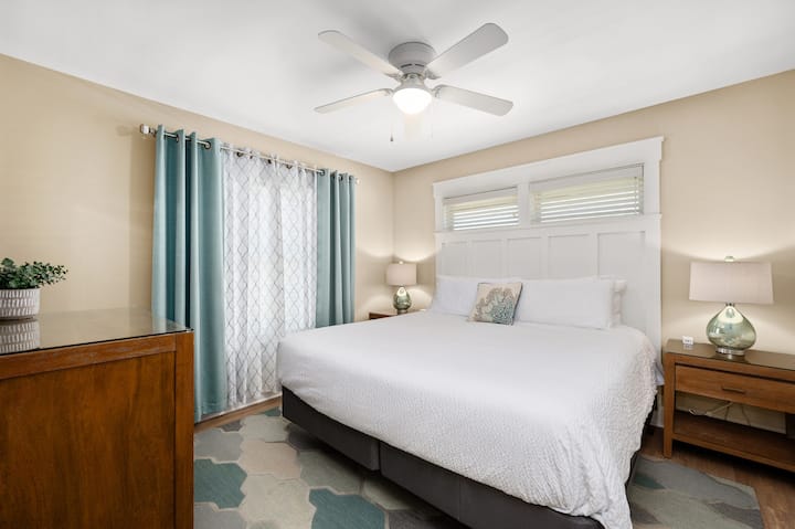 King room on main floor