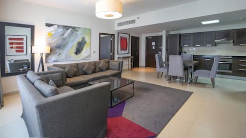 Top Airbnb: Deluxe One Bedroom in Trade Center First