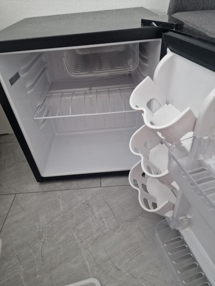 Einliegerwohnung Mit 2 Zimmern,  Badezimmer, Küche - Laufenburg