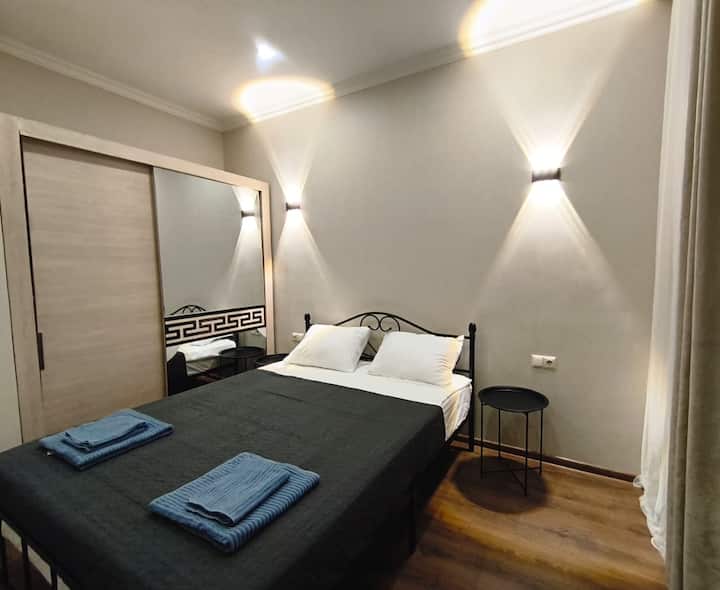 Frontbeach Apartment With A Separate Bedroom - Batumi