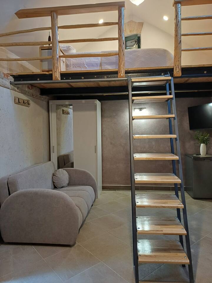 Kamena Kućica Na Osami - Hvar