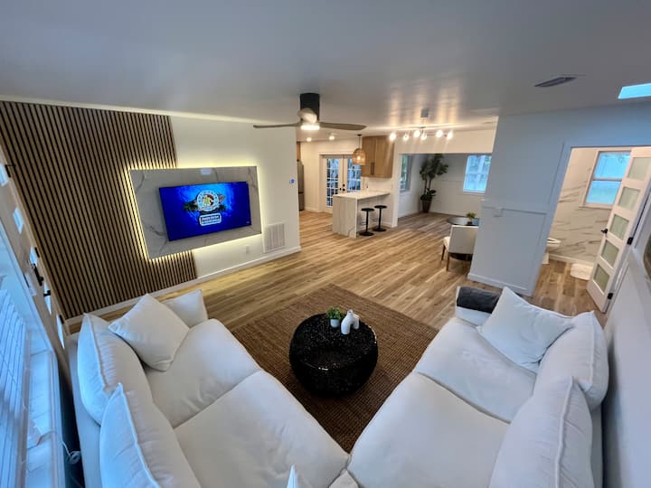Clean And Comfy In St Pete - Pinellas County, FL