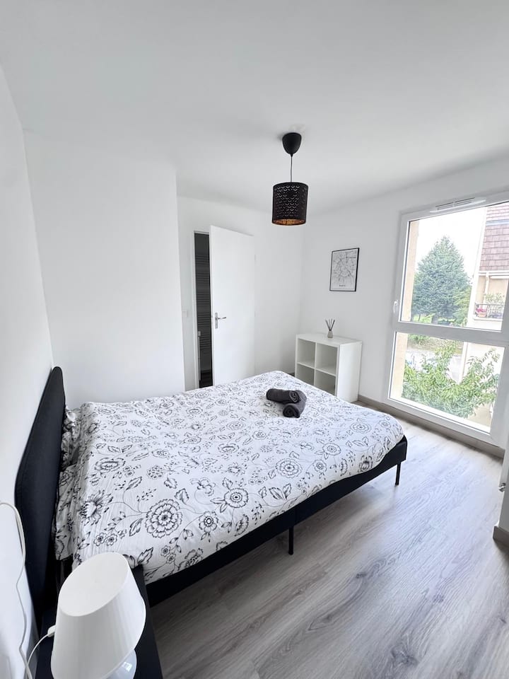 Spálňa 1 so sprchovacím kútom 