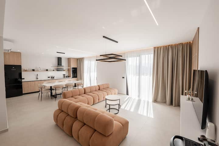 Second Floor - Ksamil