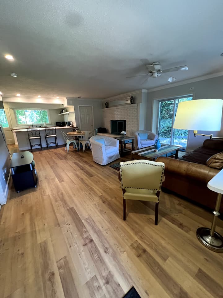 Morgan Creek Retreat - Ann Arbor, MI