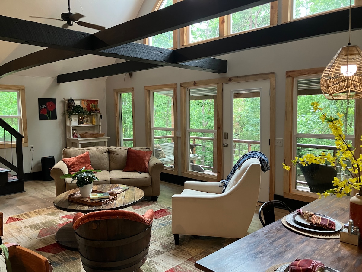 Top performing Airbnb: Johnnie’s Hideaway in Fort Payne