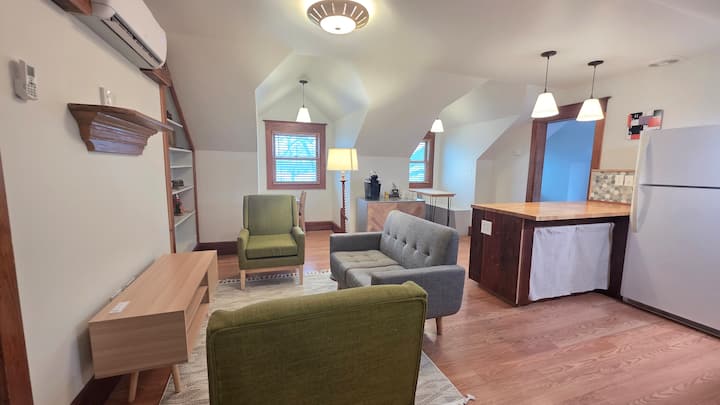 Southlawn Farm Apartment - South Bend, IN