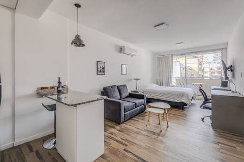 Top performing Airbnb: Modern and quiet apartment in Belgrano in Colegiales