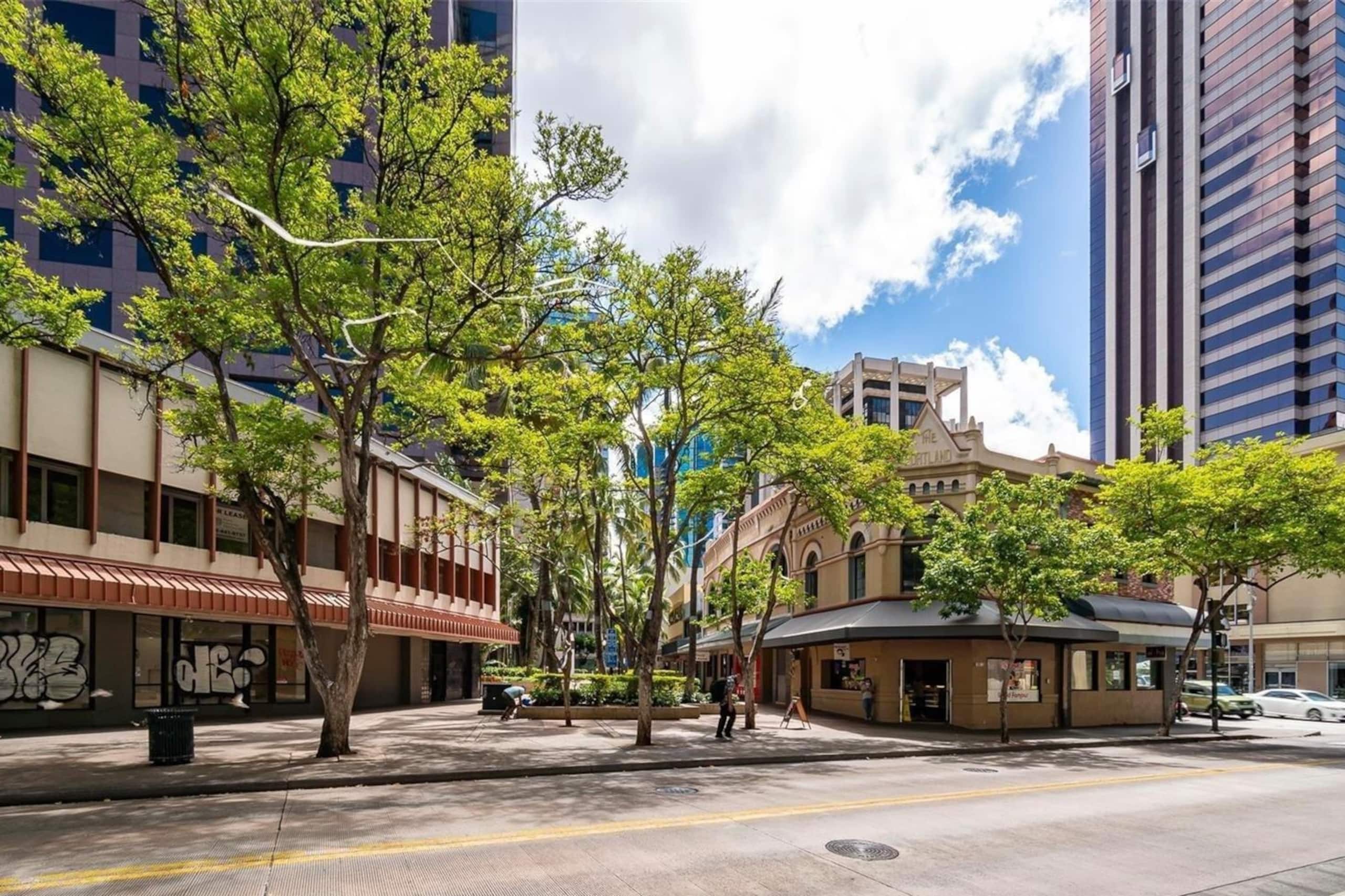 Spacious 1BR Free Parking WiFi - Image 33