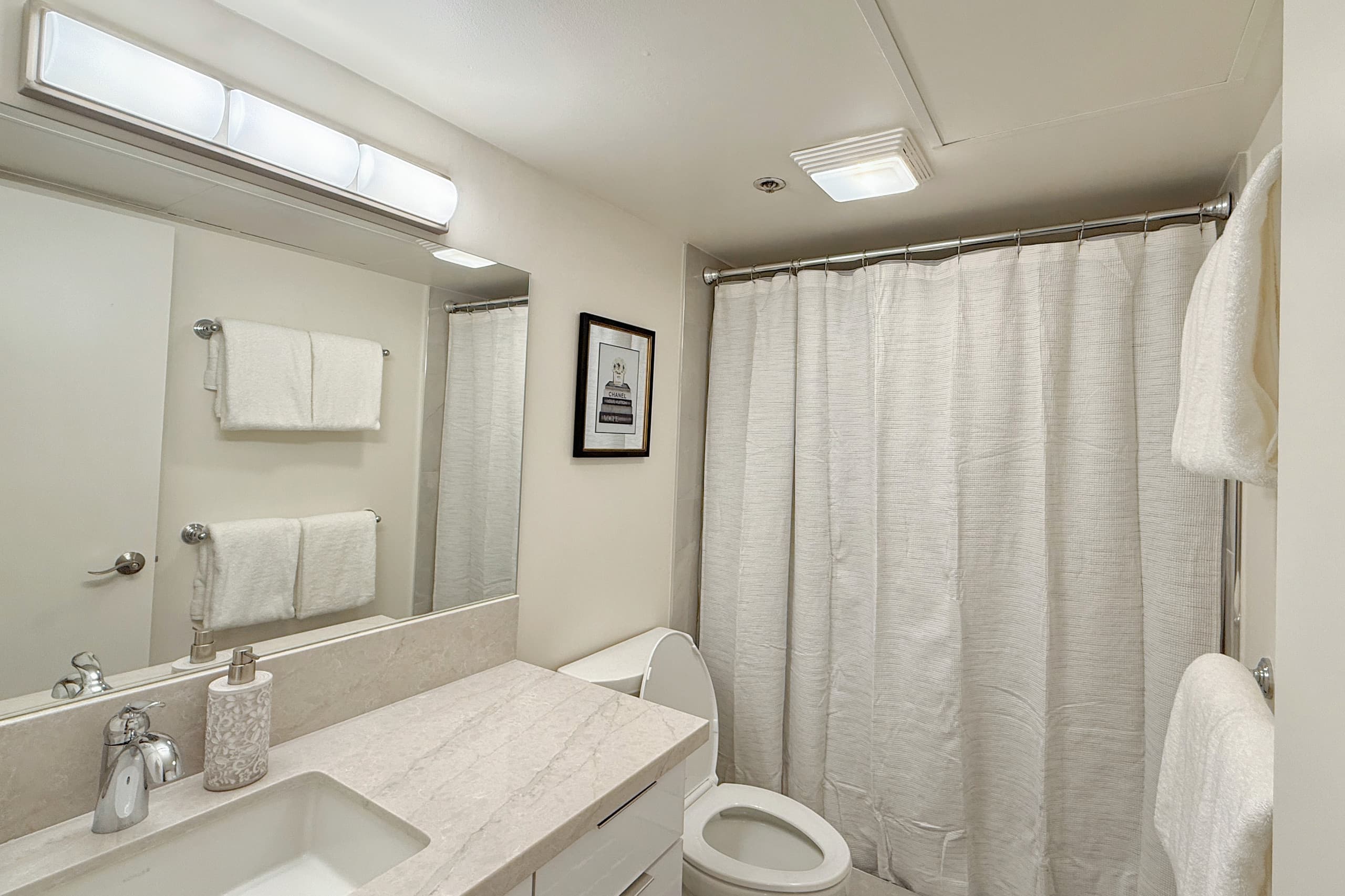 Spacious 1BR Free Parking WiFi - Image 24