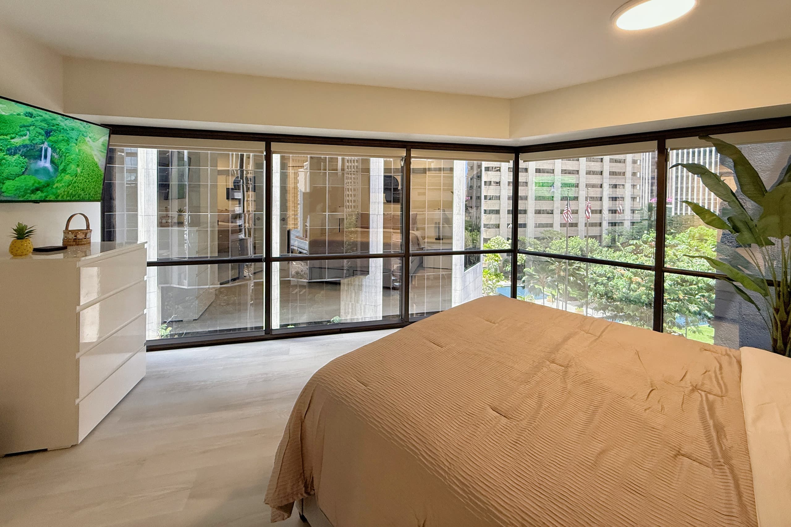 Spacious 1BR Free Parking WiFi - Image 23