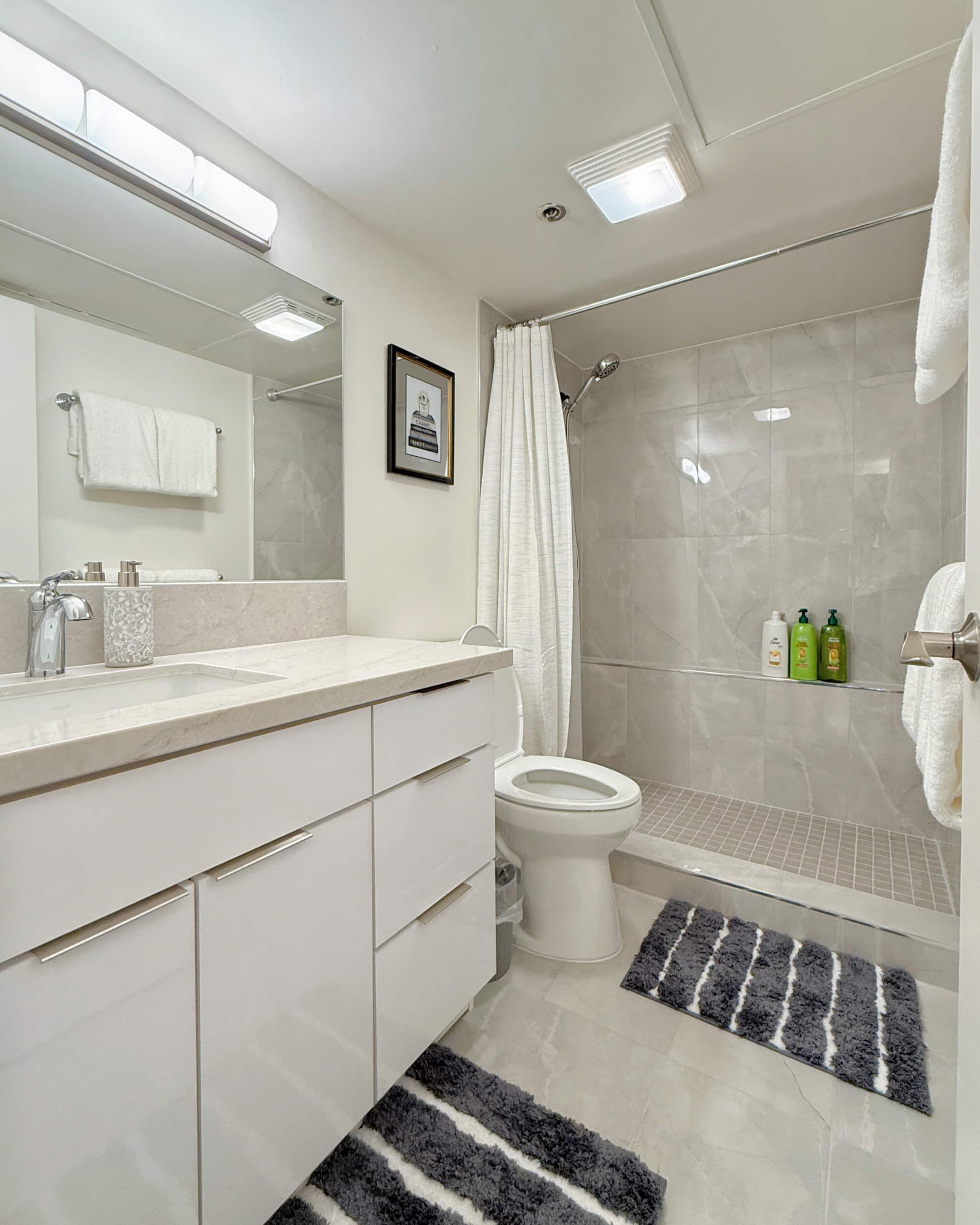 Spacious 1BR Free Parking WiFi - Image 25