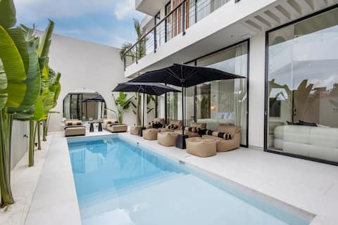 Stylish 3BR Retreat in Trendy Berawa!