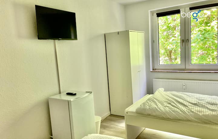 Მე-3 საძინებელი ორი ერთადგილიანი საწოლით, მოსასვენებელი სივრცითა და სმარტ-ტელევიზორით